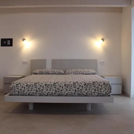 Le Anze טורי דל בנקו